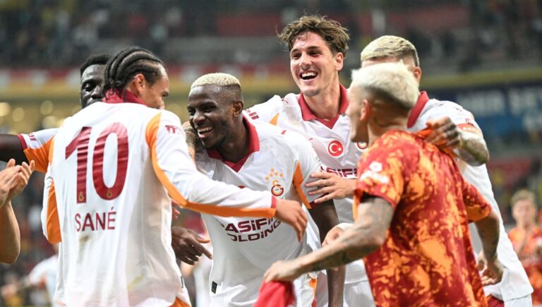 galatasaray-4-atti-ilkler-de-beraberinde-geldi-tam-2-yil-sonra-gerceklesti-VHHaMpui.jpg
